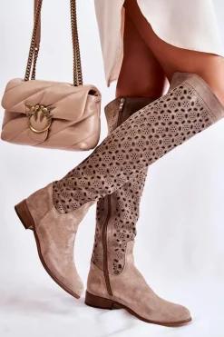 Zamszowe Kozaki Z Ażurowym Wzorem Ciemnobeżowe Pointe