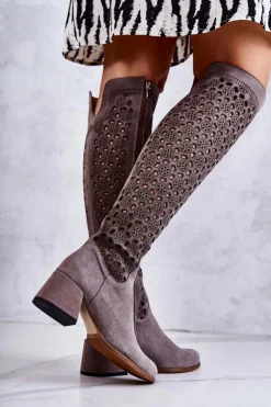 Zamszowe Kozaki Z Ażurowym Wzorem Szare Hekilea
