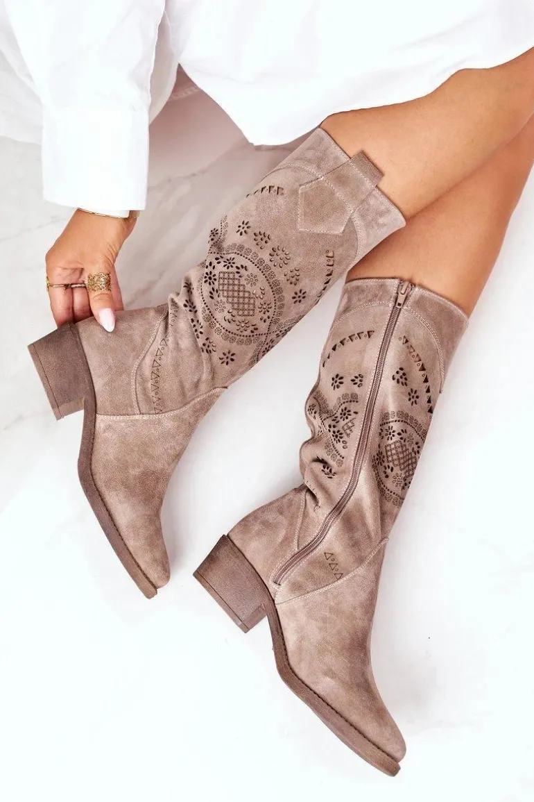 Zamszowe Kozaki Z Ażurowym Wzorem Cappuccino Sierra