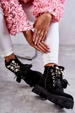 Zamszowe Ocieplane Botki Z Perłami Czarne Roco