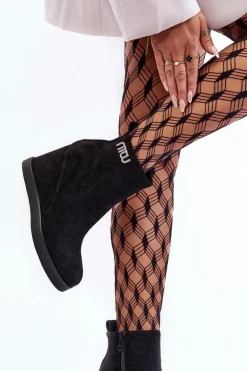 Zamszowe Ocieplane Botki Na Koturnie Z Ozdobą Czarne Vere