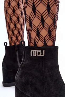 Zamszowe Ocieplane Botki Na Koturnie Z Ozdobą Czarne Vere