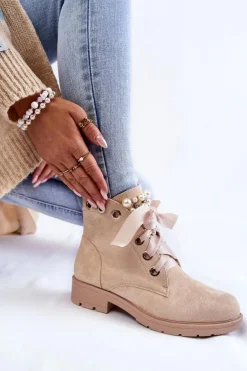 Zamszowe Ocieplane Botki Na Suwak Z Perłami Beżowe Raiso