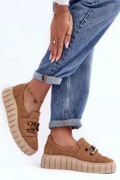 Zamszowe Półbuty Damskie Na Platformie Z Ozdobą Ciemnobeżowe Lewski 3398