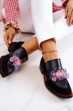 Zamszowe Półbuty Z Ozdobą Czarno-Czerwone Davine