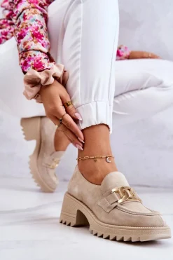 Zamszowe Półbuty Ze Złotą Ozdobą Jasnobeżowe Idealize
