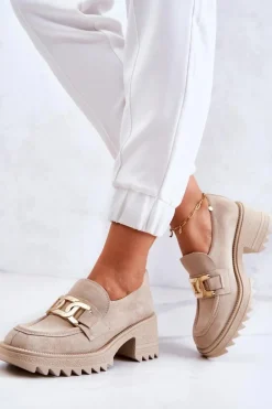 Zamszowe Półbuty Ze Złotą Ozdobą Jasnobeżowe Idealize