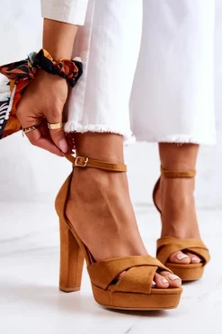 Zamszowe Sandałki Na Słupku Camel Lanelle