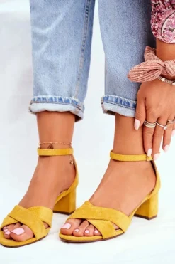 Zamszowe Sandałki na Słupku Żółte Nela