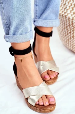 Zamszowe Sandały Na Koturnie Maciejka 04565-25 Czarne