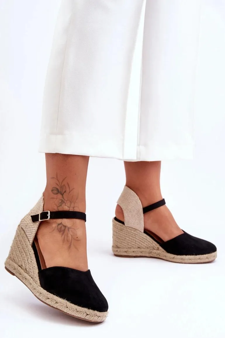 Zamszowe Sandały Na Koturnie Czarne Selfoss