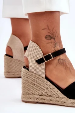 Zamszowe Sandały Na Koturnie Czarne Selfoss