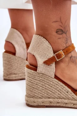 Zamszowe Sandały Na Koturnie Brązowe Selfoss