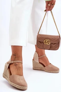 Zamszowe Sandały Na Koturnie Beżowe Selfoss