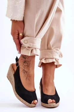 Zamszowe Sandały Na Koturnie Czarne Elsie