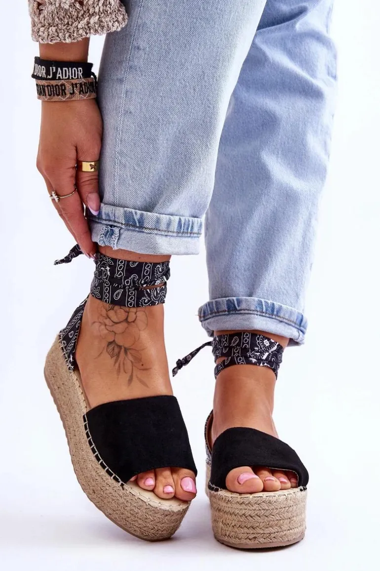 Zamszowe Sandały Na Koturnie Czarne Livia