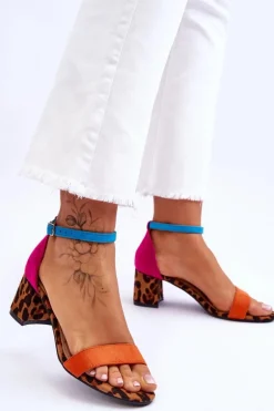 Zamszowe Sandały Na Niskim Obcasie W Cętki Wielobarwne Quincy