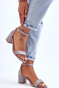 Zamszowe Sandały Na Niskim Obcasie Szare Quincy