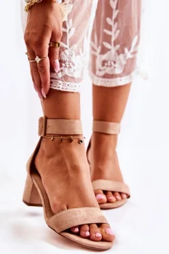 Zamszowe Sandały Na Niskim Słupku Beżowe Graciell