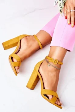 Zamszowe Sandały Na Słupku Żółte Destino