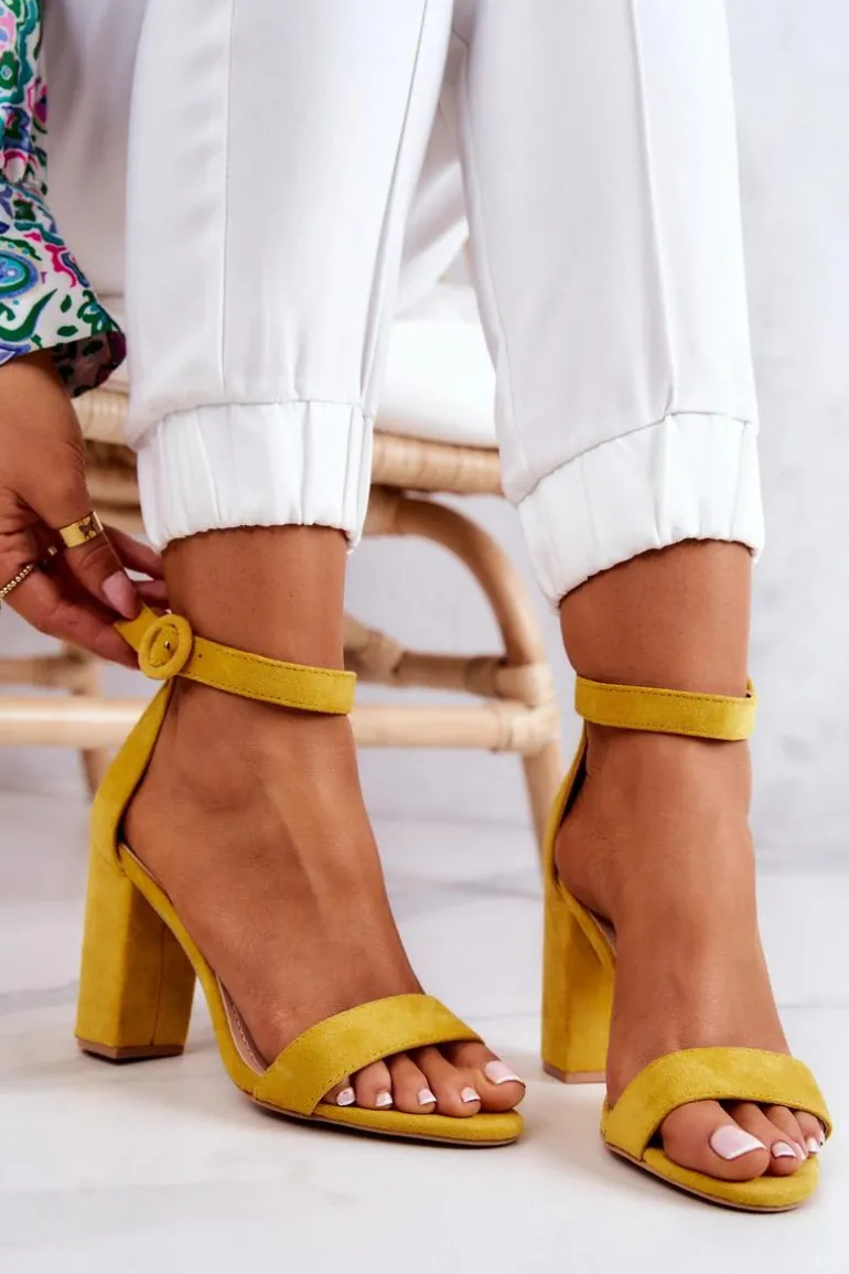 Zamszowe Sandały Na Słupku Żółte Hattie