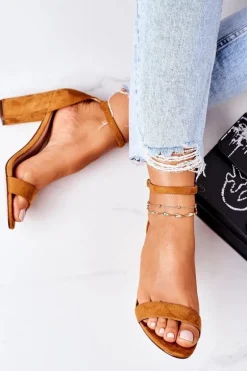 Zamszowe Sandały Na Słupku Camel Florence