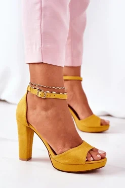 Zamszowe Sandały Na Słupku Żółte Sarah