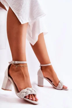 Zamszowe Sandały Z Ozdobnym Warkoczem Szare Casima