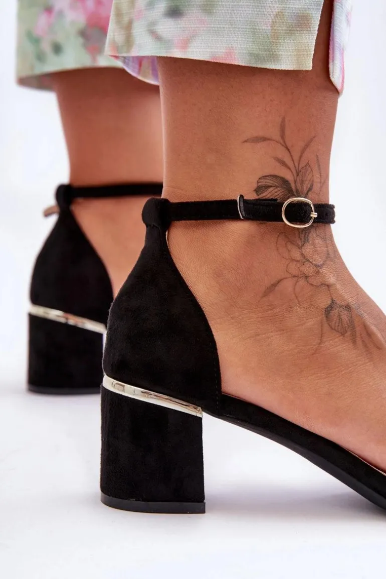 Zamszowe Sandały Z Warkoczem Czarne Essenza