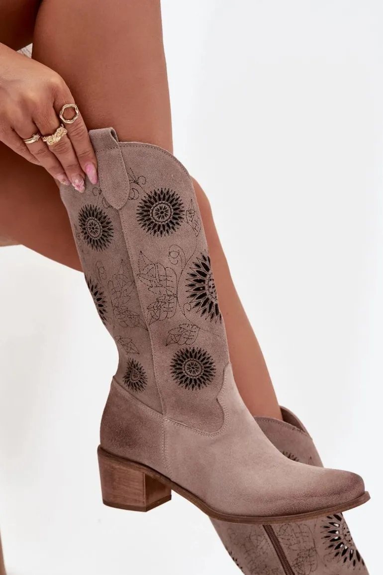 Zamszowe Skórzane Kozaki Damskie Z Ażurowym Wzorem Zazoo 3852 Cappuccino