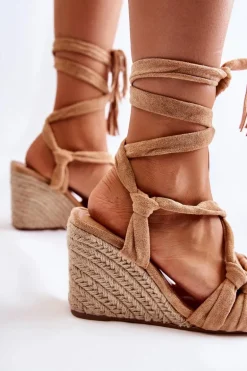 Zamszowe Wiązane Sandały Na Koturnie Beżowe Flavia