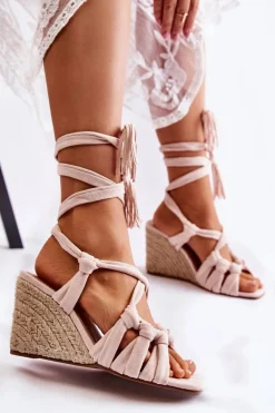Zamszowe Wiązane Sandały Na Koturnie Jasnobeżowe Flavia