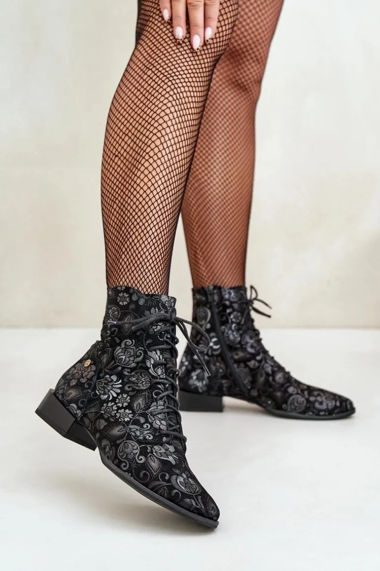 Zamszowe Wzorzyste Botki Na Płaskim Obcasie Maciejka 06391-01 Czarne