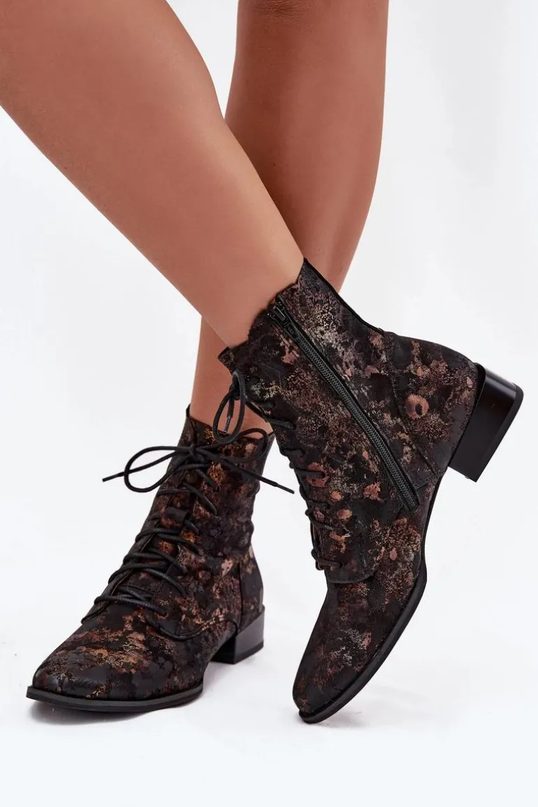 Zamszowe Wzorzyste Botki Na Płaskim Obcasie Maciejka 06391-02 Czarno-Złote