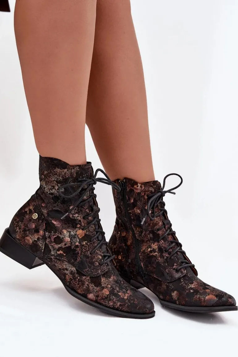 Zamszowe Wzorzyste Botki Na Płaskim Obcasie Maciejka 06391-02 Czarno-Złote