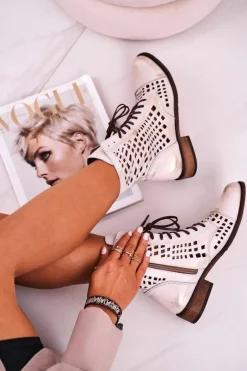 Zazoo 2627 Ażurowe Skórzane Botki Biało-Srebrne