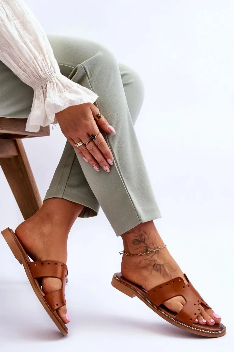 Zazoo 40326 Damskie Klapki Z Ozdobnymi Wycięciami Brązowe