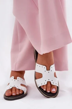 Zazoo 40326 Lakierowane Damskie Klapki Z Ozdobnymi Wycięciami Białe