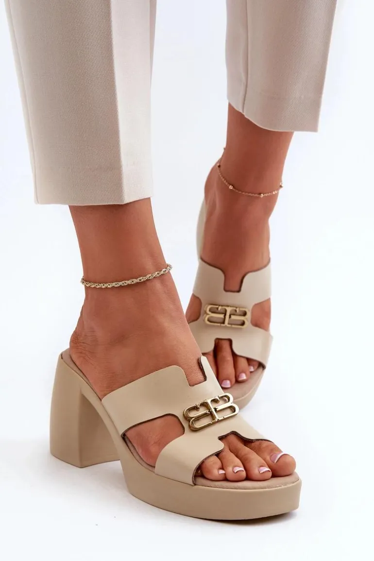 Zazoo 40419 Skórzane Klapki Damskie Z Wycięciami I Ozdobą Beżowe