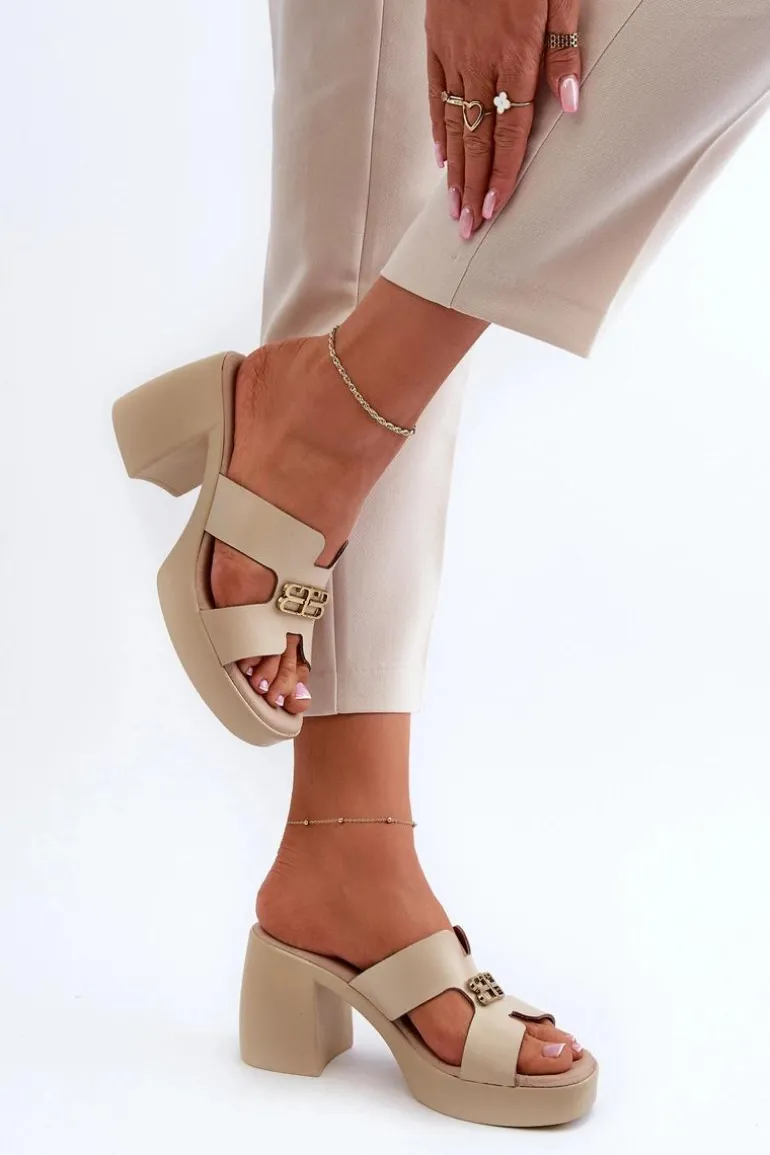 Zazoo 40419 Skórzane Klapki Damskie Z Wycięciami I Ozdobą Beżowe