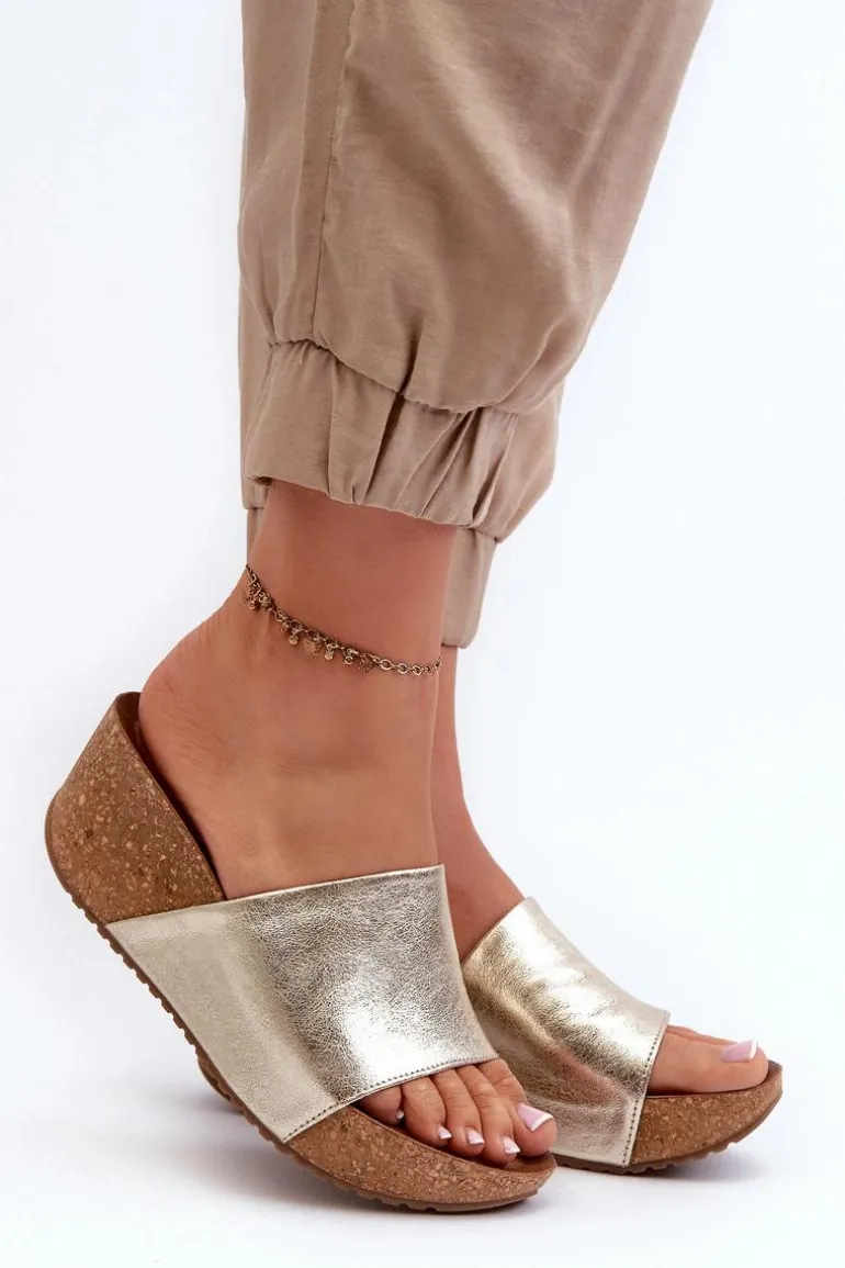 Zazoo 40289 Skórzane Klapki Damskie Na Korkowym Koturnie Złote