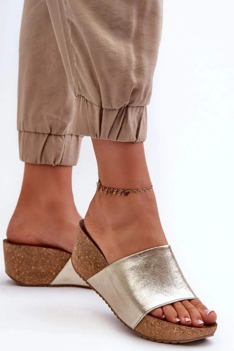 Zazoo 40289 Skórzane Klapki Damskie Na Korkowym Koturnie Złote