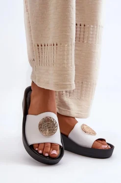 Zazoo 2920 Skórzane Klapki Damskie Na Koturnie Ze Złotym Detalem Białe