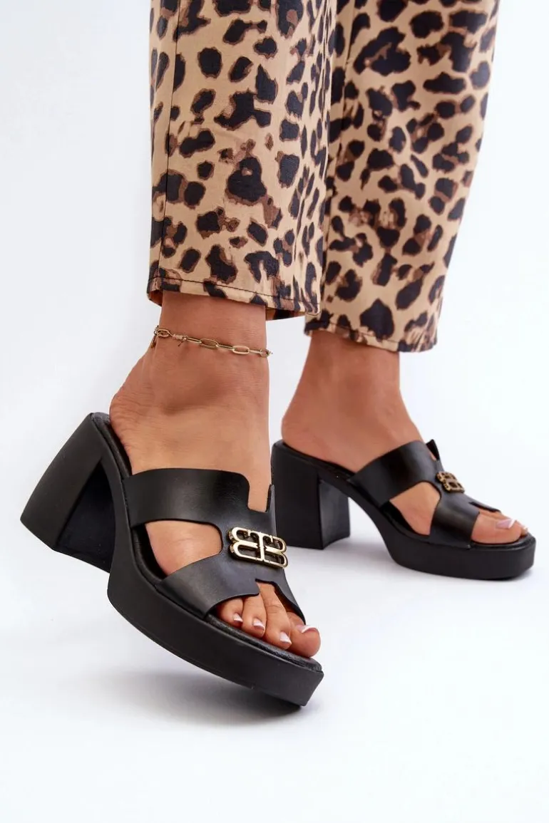 Zazoo 40419 Skórzane Klapki Damskie Z Wycięciami I Ozdobą Czarne