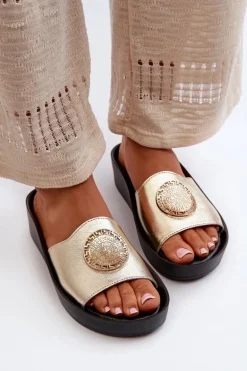 Zazoo 2920 Skórzane Klapki Damskie Na Koturnie Ze Złotym Detalem Złote