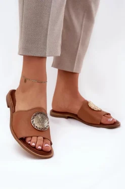 Zazoo 2938 Skórzane Klapki Na Płaskim Obcasie Z Ozdobą Camel