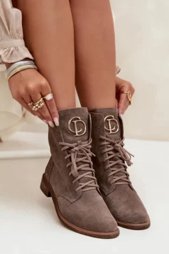 Zazoo 2955 Zamszowe Botki Workery Ze Złotym Detalem Na Języku Ciemnobeżowe