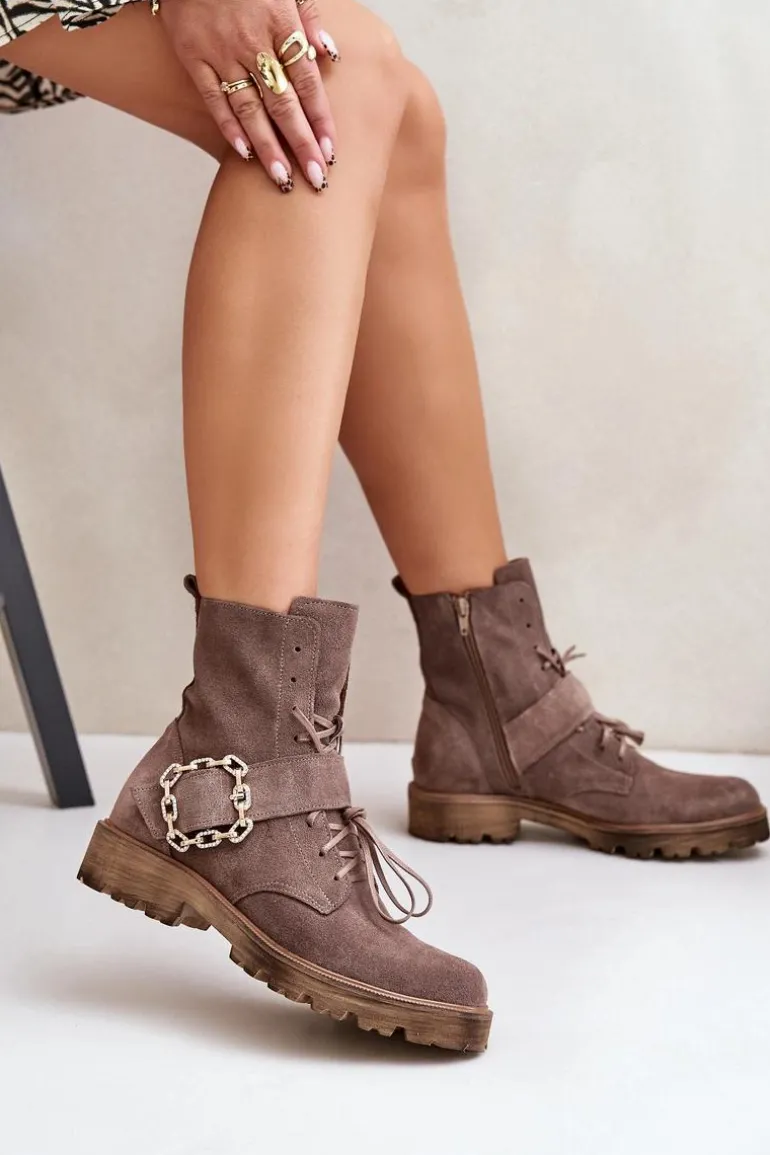 Zazoo 2951 Zamszowe Botki Z Ozdobną Klamrą Ciemnobeżowe