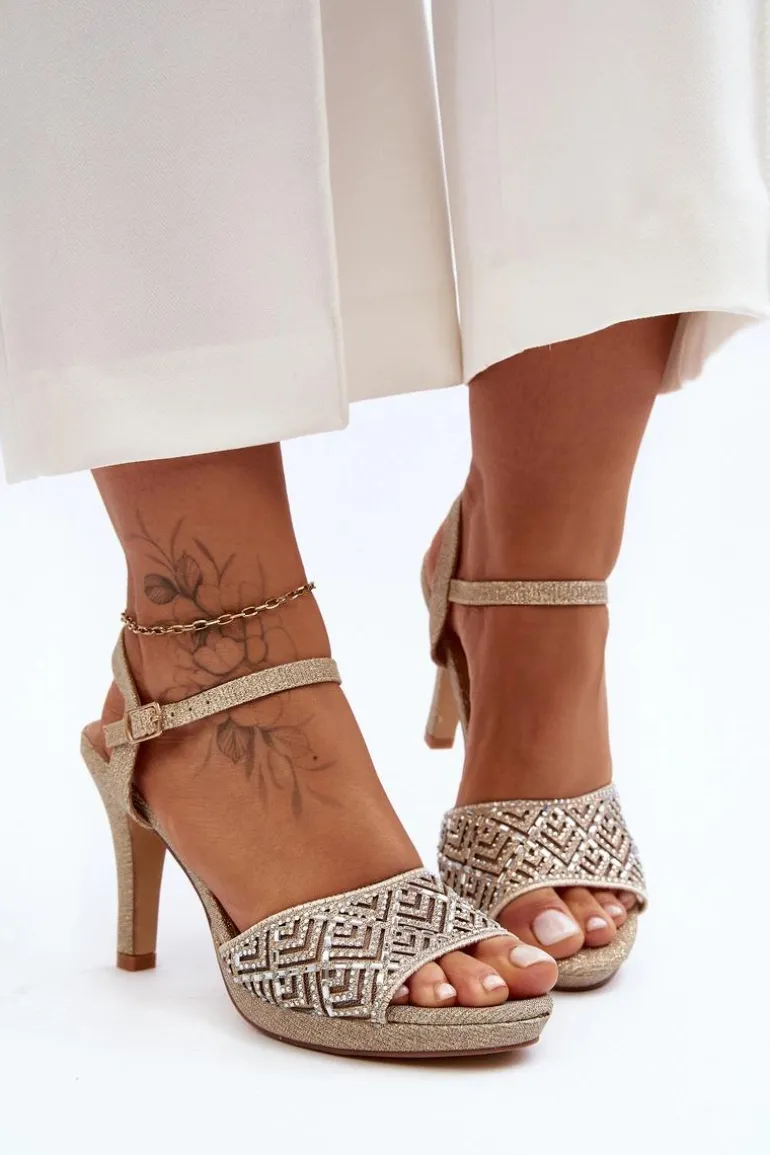 Zdobione Sandały Na Obcasie D&A MR1038-44 Złote