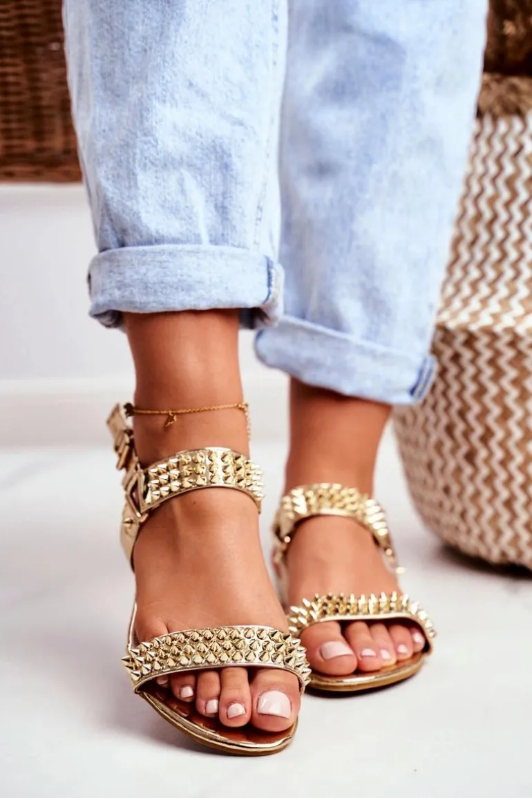 Złote Damskie Płaskie Sandałki Lu Boo Z Ćwiekami Aldona